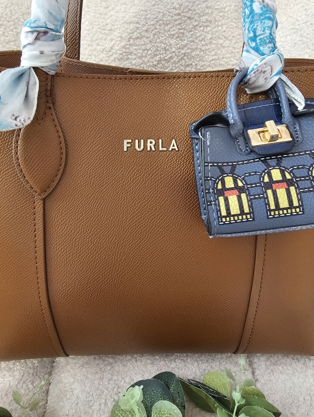 Furla Gorgeous Tote - Picture 3 of 16